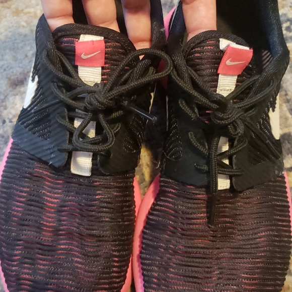 Nike shoes - Picture 4 of 7